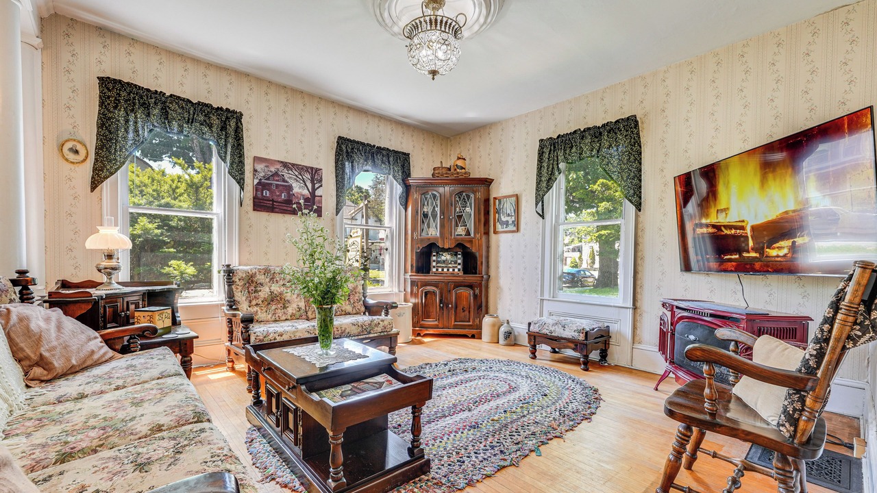 Photo of Bedroom in Warrensburg