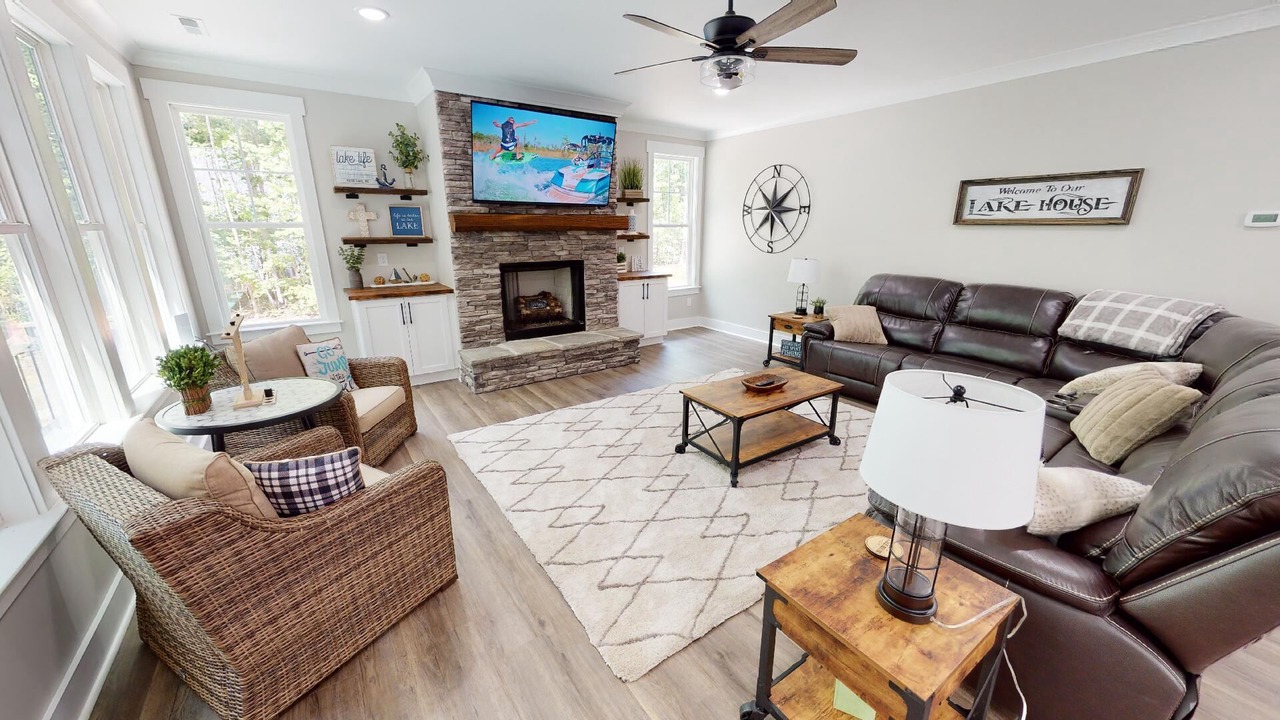 Photo of Livingroom in Manson