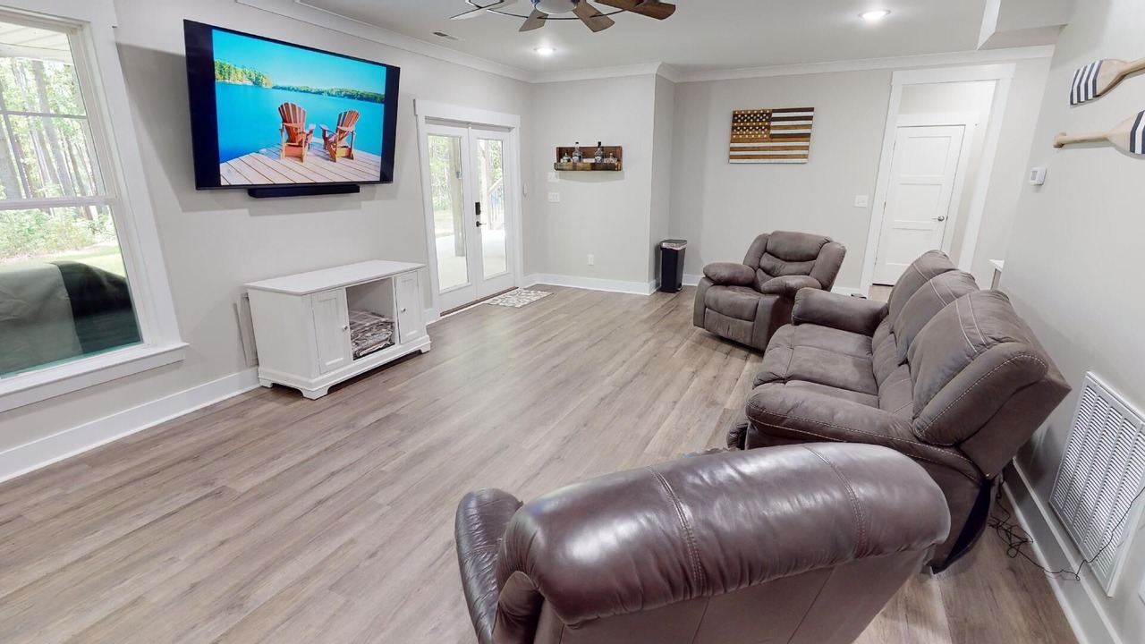 Photo of Livingroom in Manson