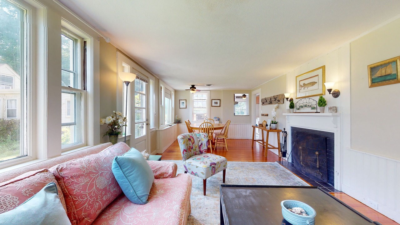 Photo of Livingroom in Manchester-by-the-Sea