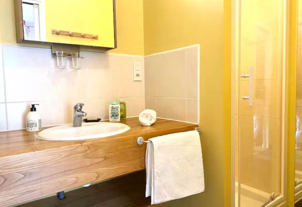 Photo of Bathroom in Saint-Carne