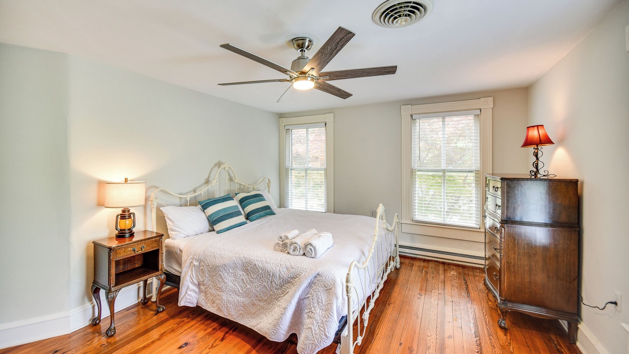 Photo of Bedroom in Mathews