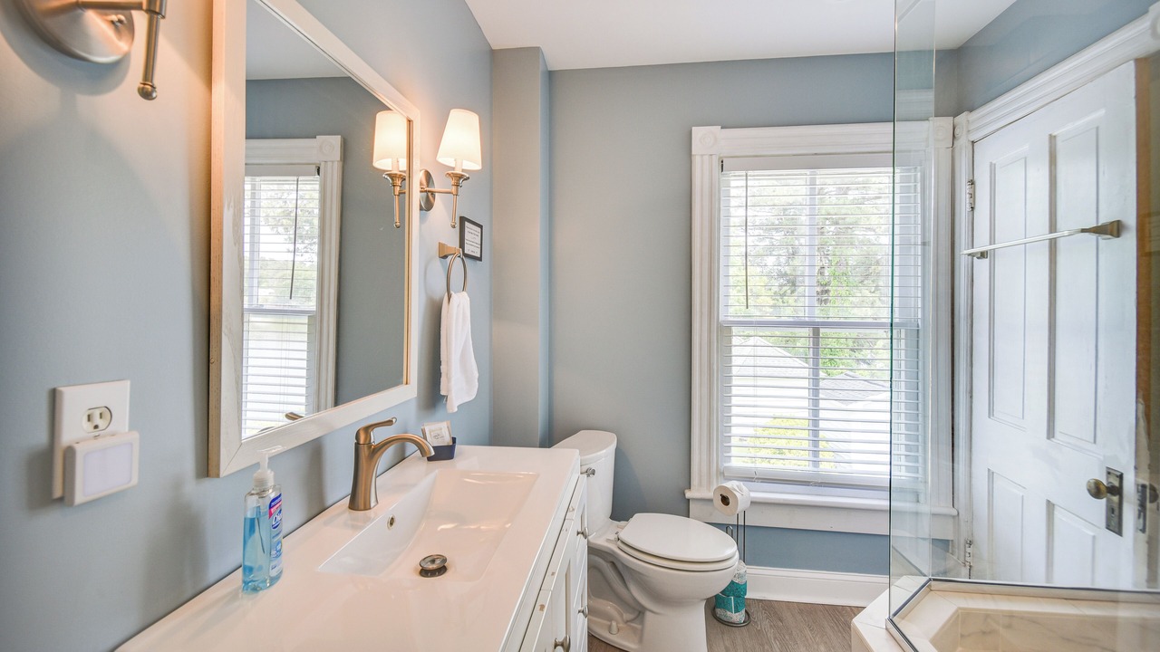Photo of Bathroom in Mathews