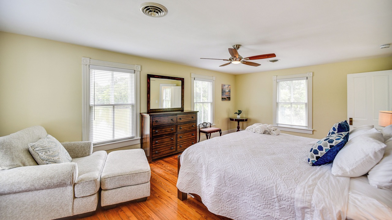 Photo of Bedroom in Mathews