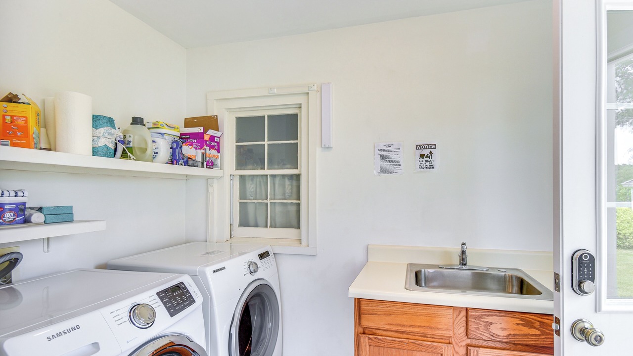 Photo of Bedroom in Mathews
