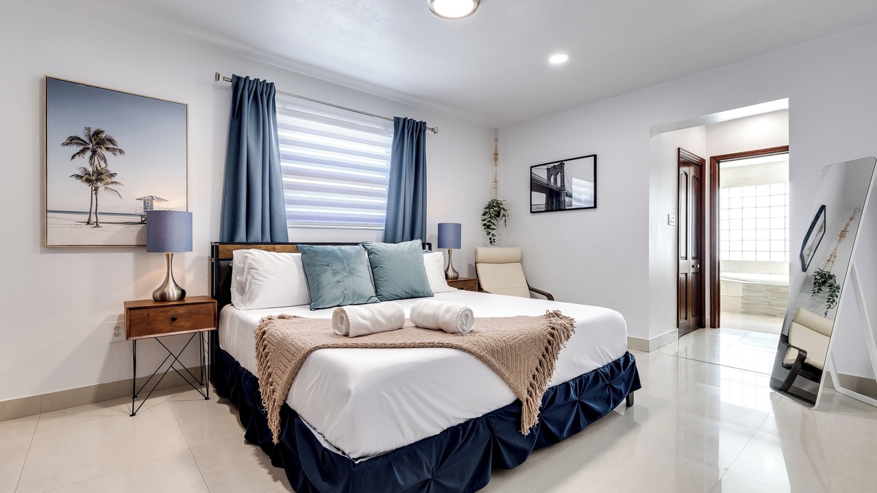 Photo of Bedroom in Ludlam