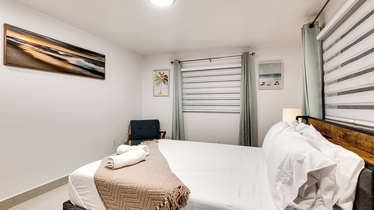 Photo of Bedroom in Ludlam