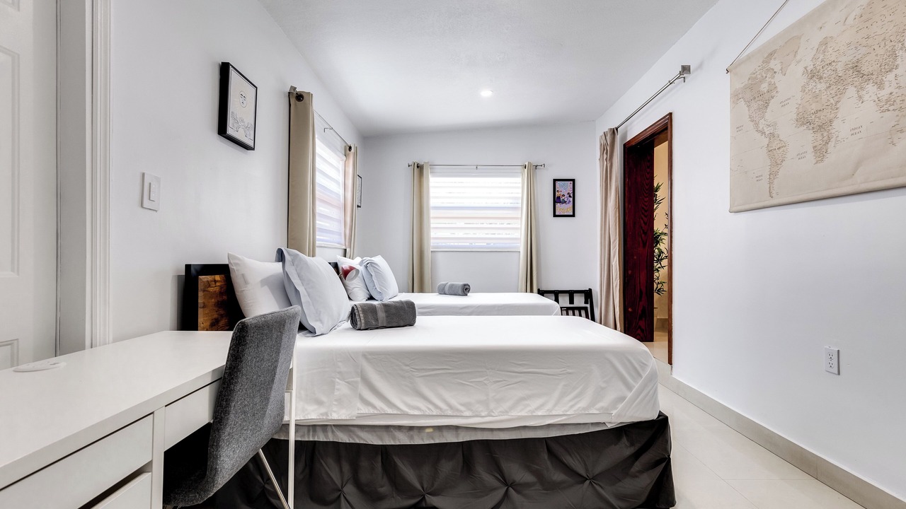 Photo of Bedroom in Ludlam