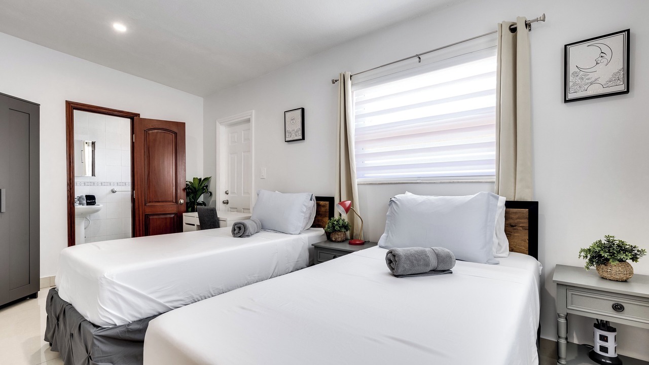 Photo of Bedroom in Ludlam
