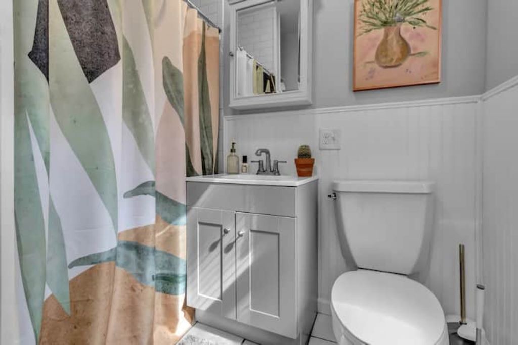 Photo of Bathroom in Black Rock