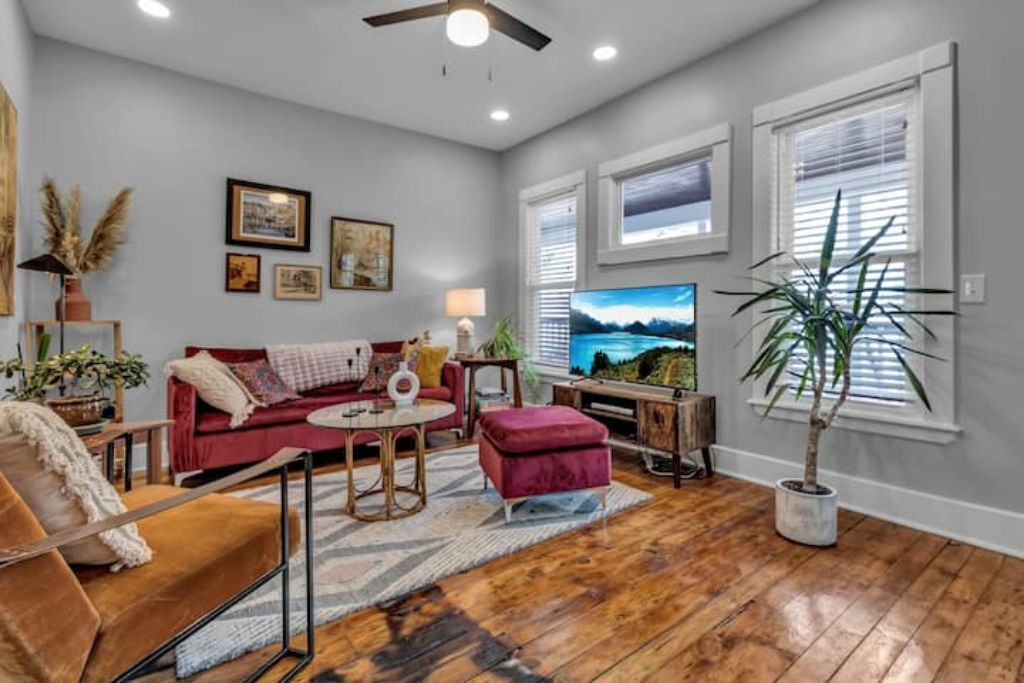 Photo of Livingroom in Black Rock