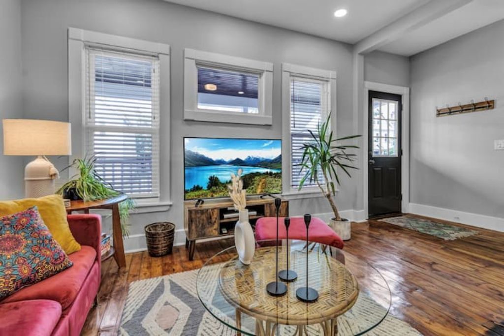 Photo of Livingroom in Black Rock
