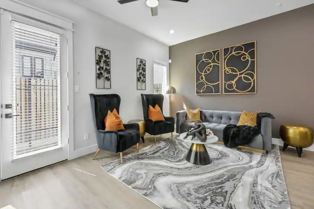 Photo of Livingroom in Central Business District