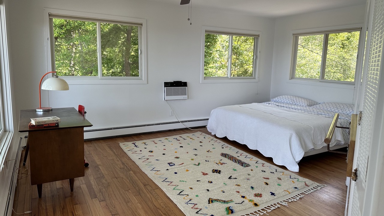 Photo of Bedroom in Baiting Hollow