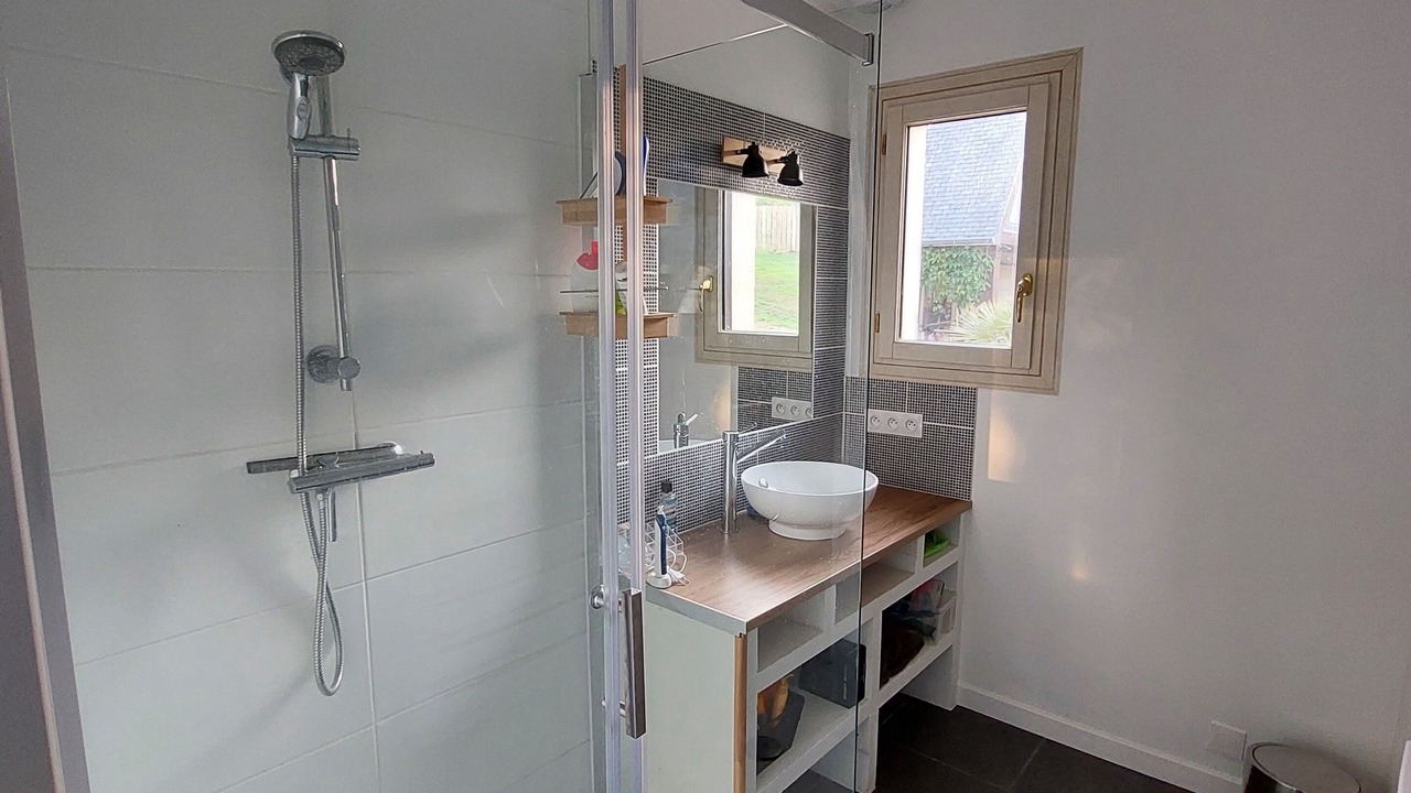 Photo of Bathroom in Trevou-Treguignec