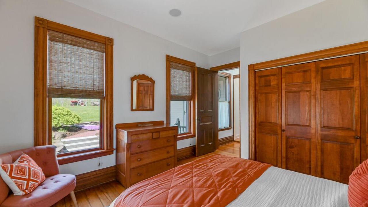 Photo of Bedroom in Town of Benton