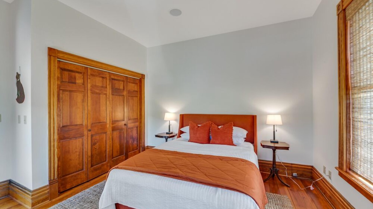 Photo of Bedroom in Town of Benton