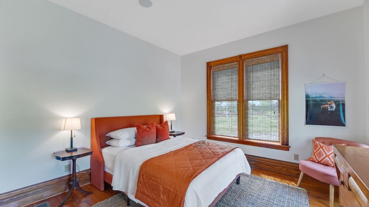 Photo of Bedroom in Town of Benton