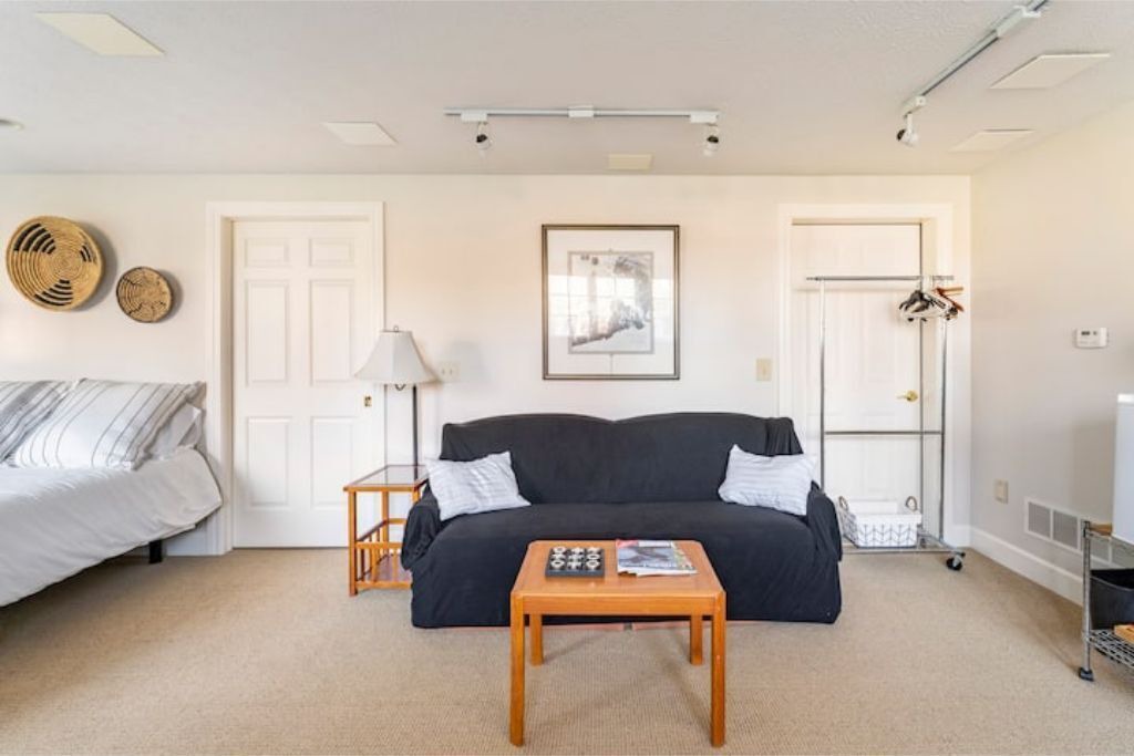 Photo of Livingroom in Victor