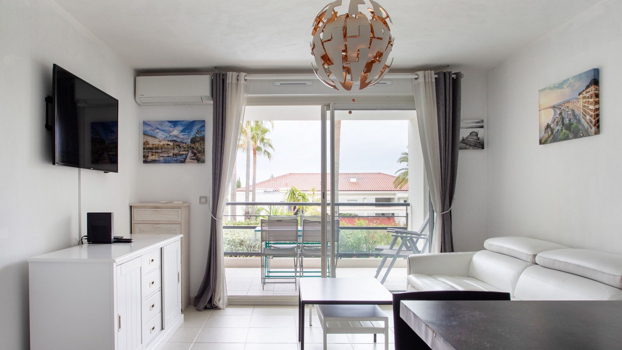 Photo of Livingroom in Saint-Laurent-du-Var