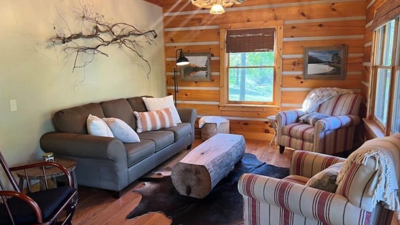 Photo of Livingroom in Twelve Mile