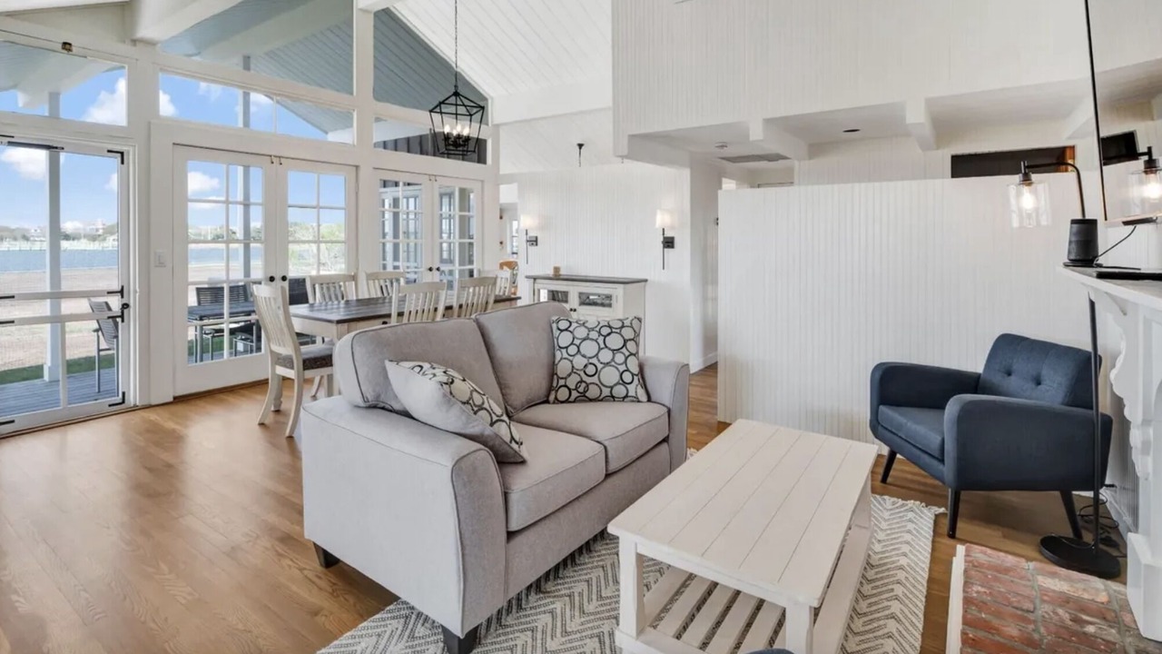 Photo of Livingroom in Quogue