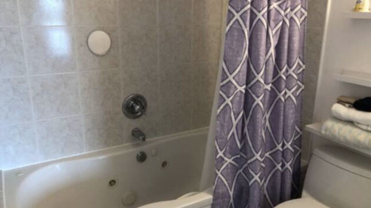 Photo of Bathroom in Throgs Neck