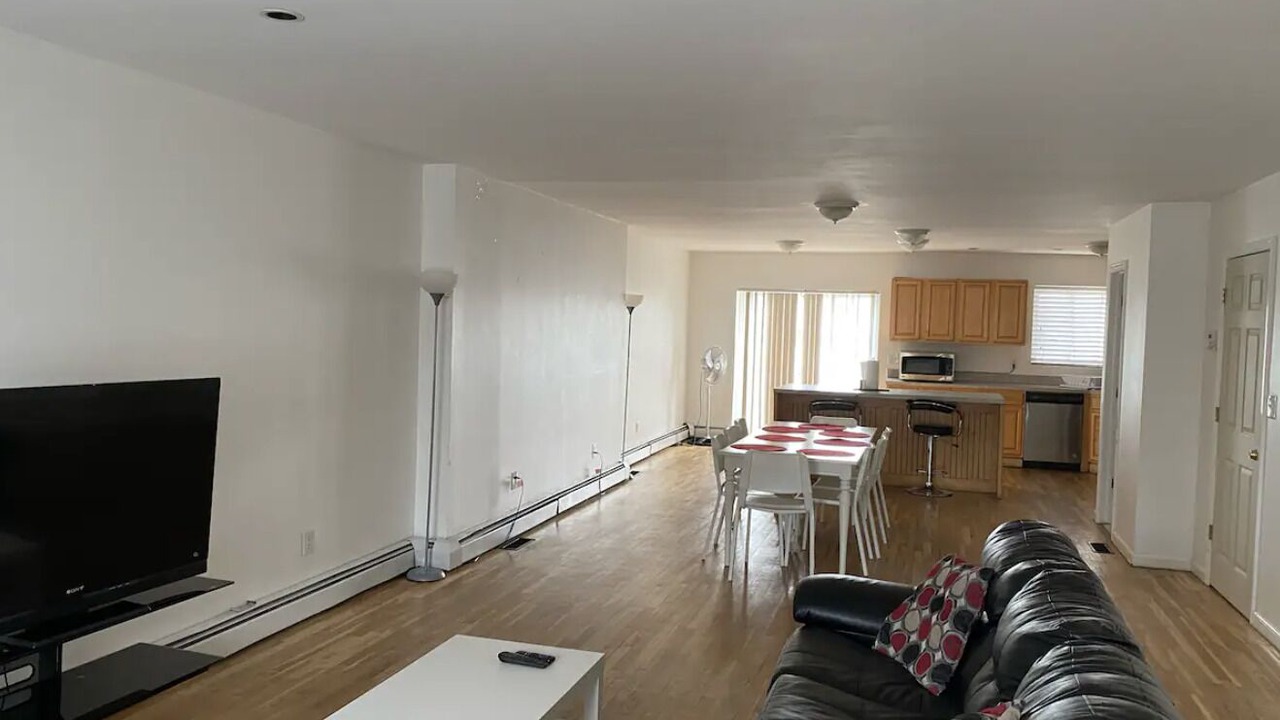 Photo of Livingroom in Throgs Neck