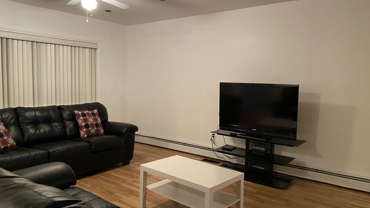 Photo of Livingroom in Throgs Neck