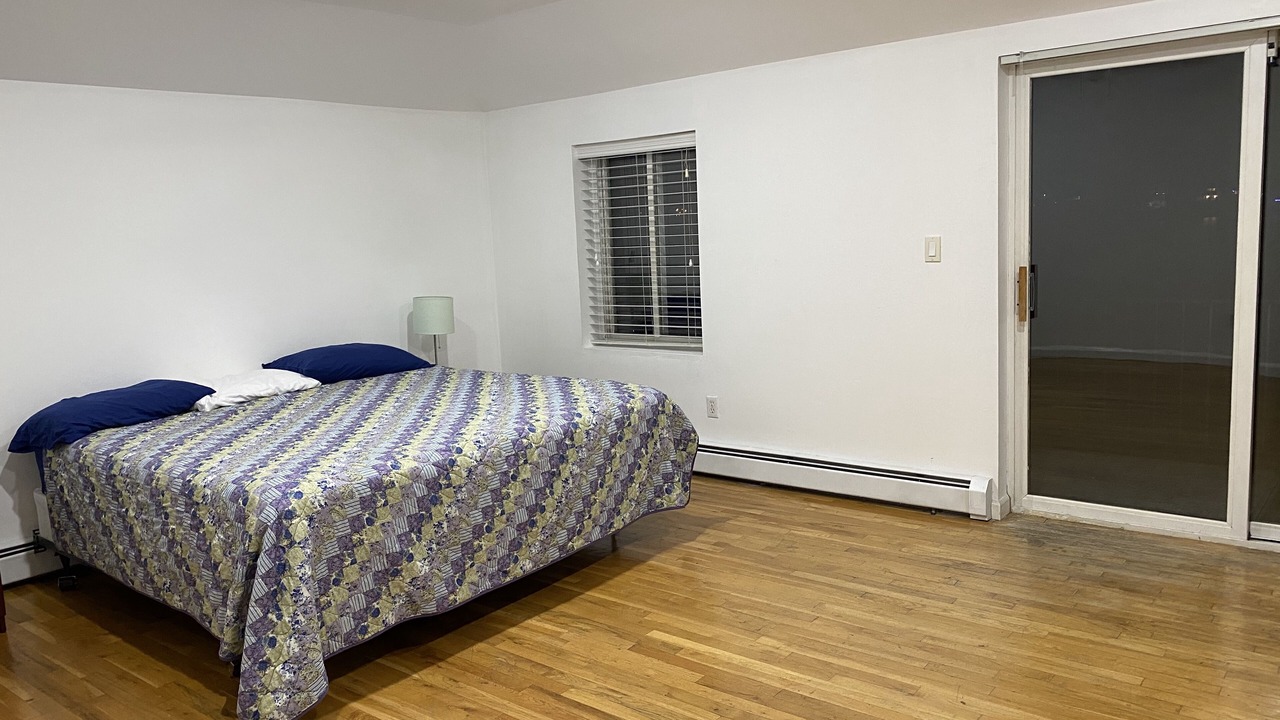 Photo of Bedroom in Throgs Neck