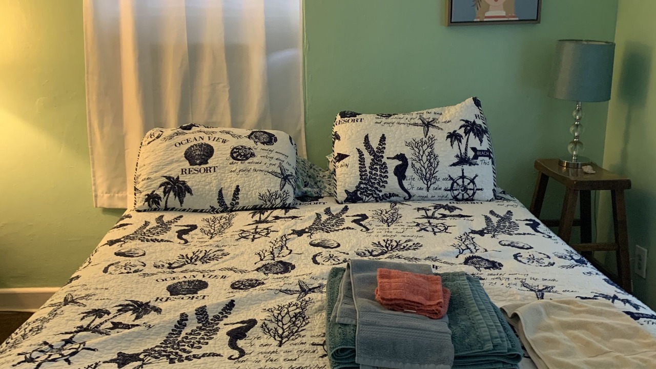 Photo of Bedroom in Willoughby Spit