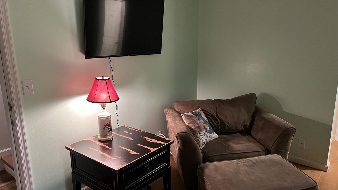 Photo of Bedroom in Willoughby Spit