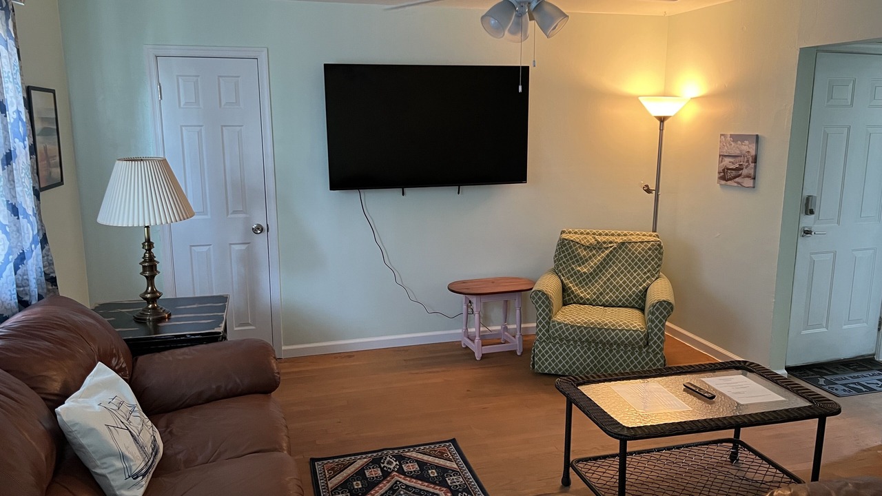 Photo of Bedroom in Willoughby Spit