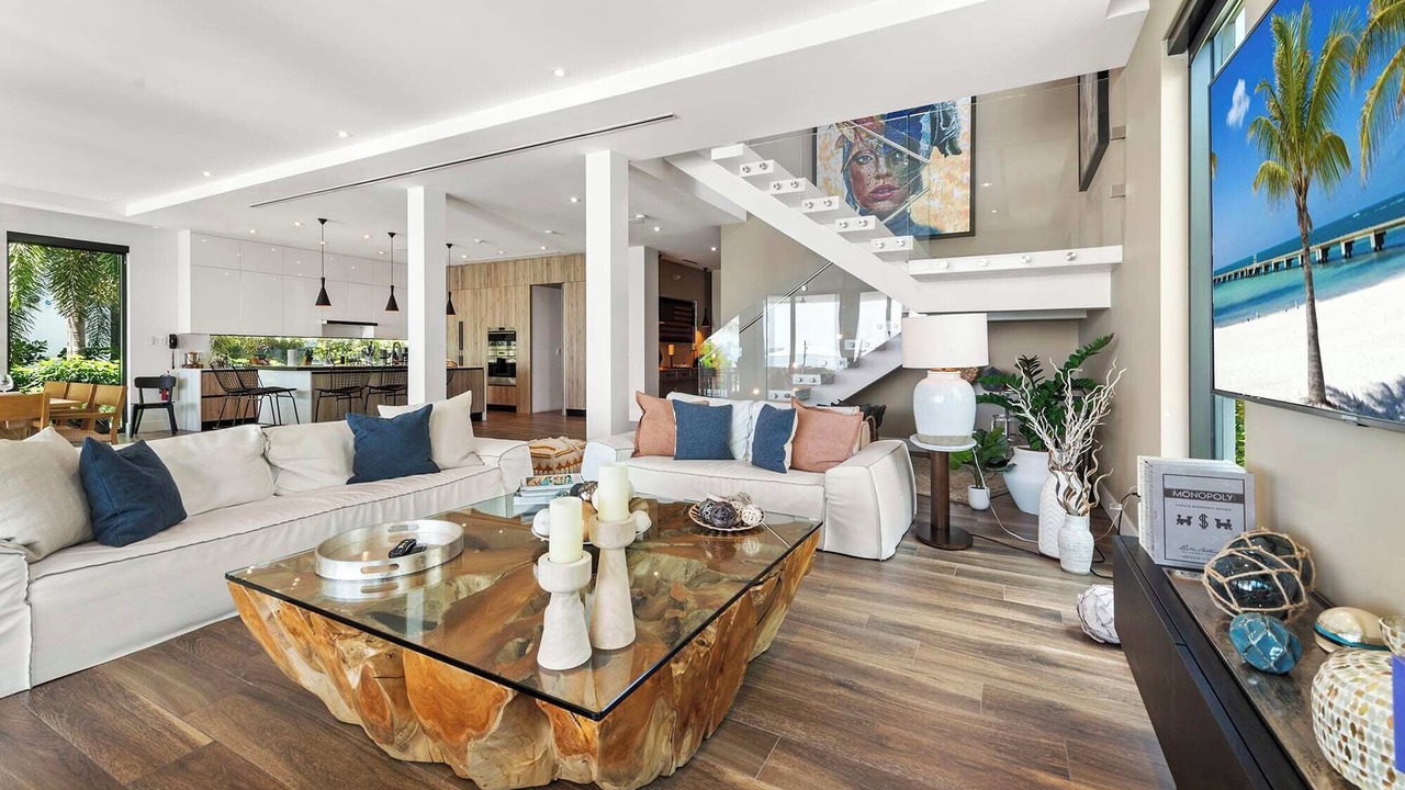 Photo of Livingroom in North Bay Village