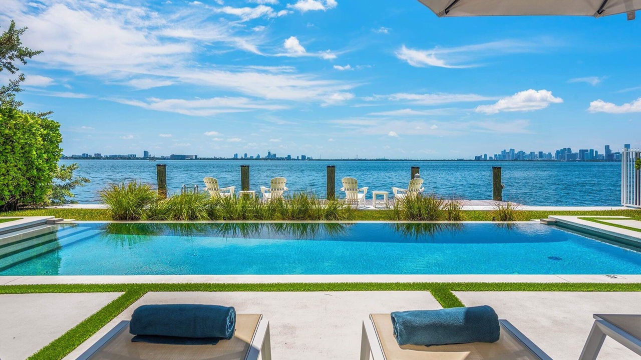 Photo of Outdoor in North Bay Village