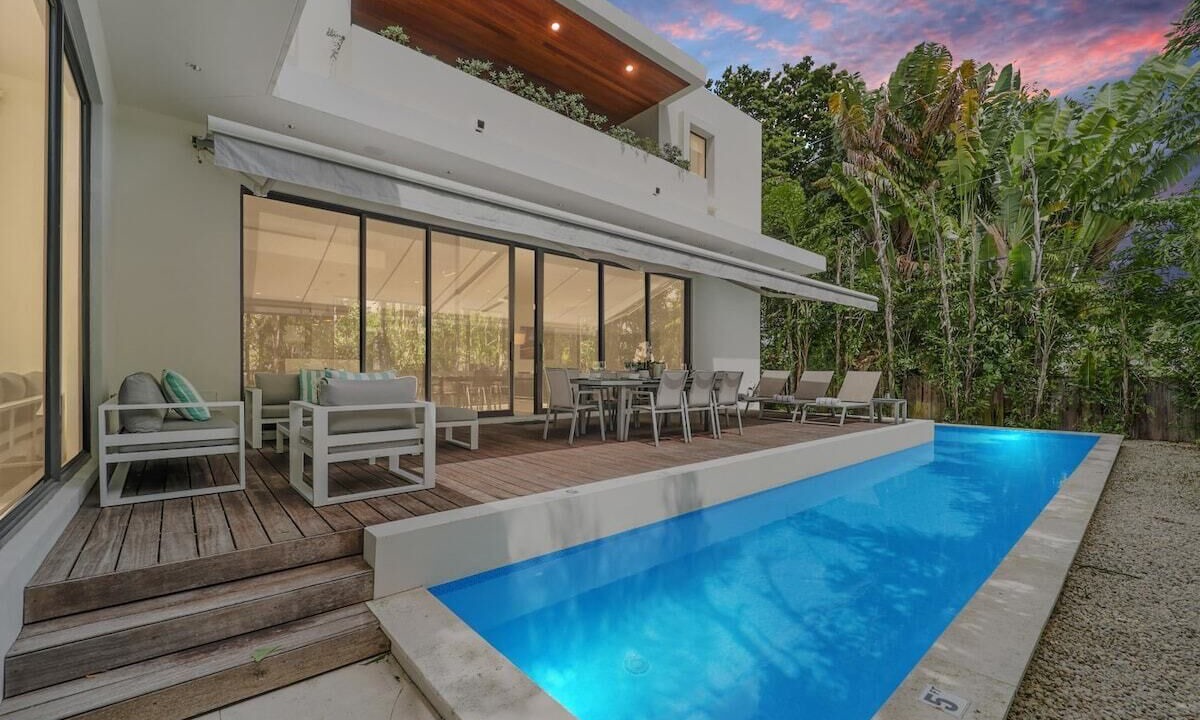 Photo of Outdoor in North Bay Village
