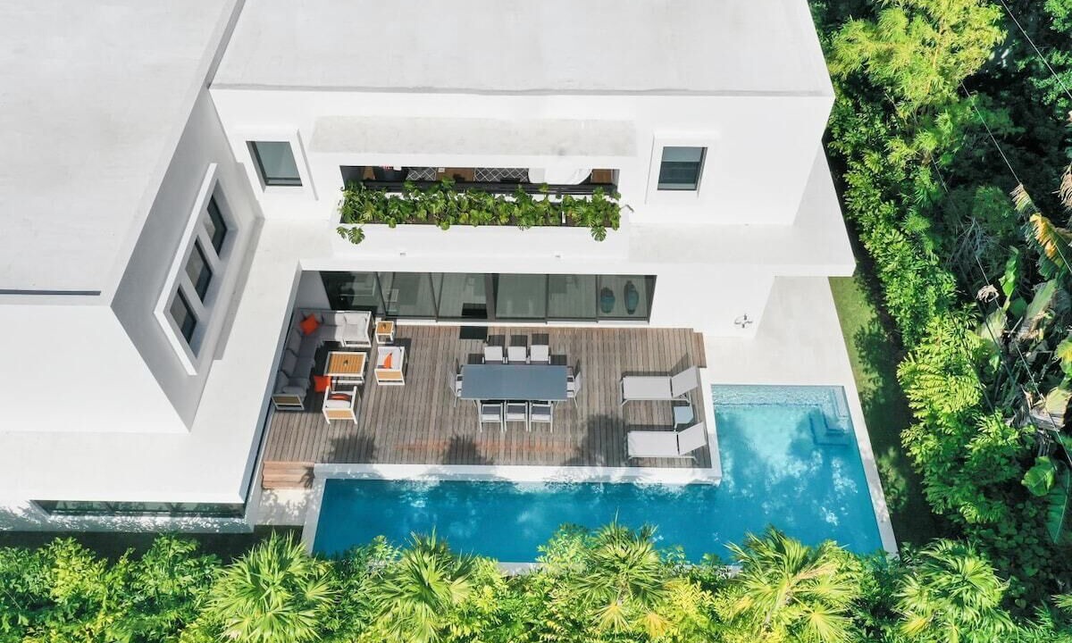 Photo of Outdoor in North Bay Village