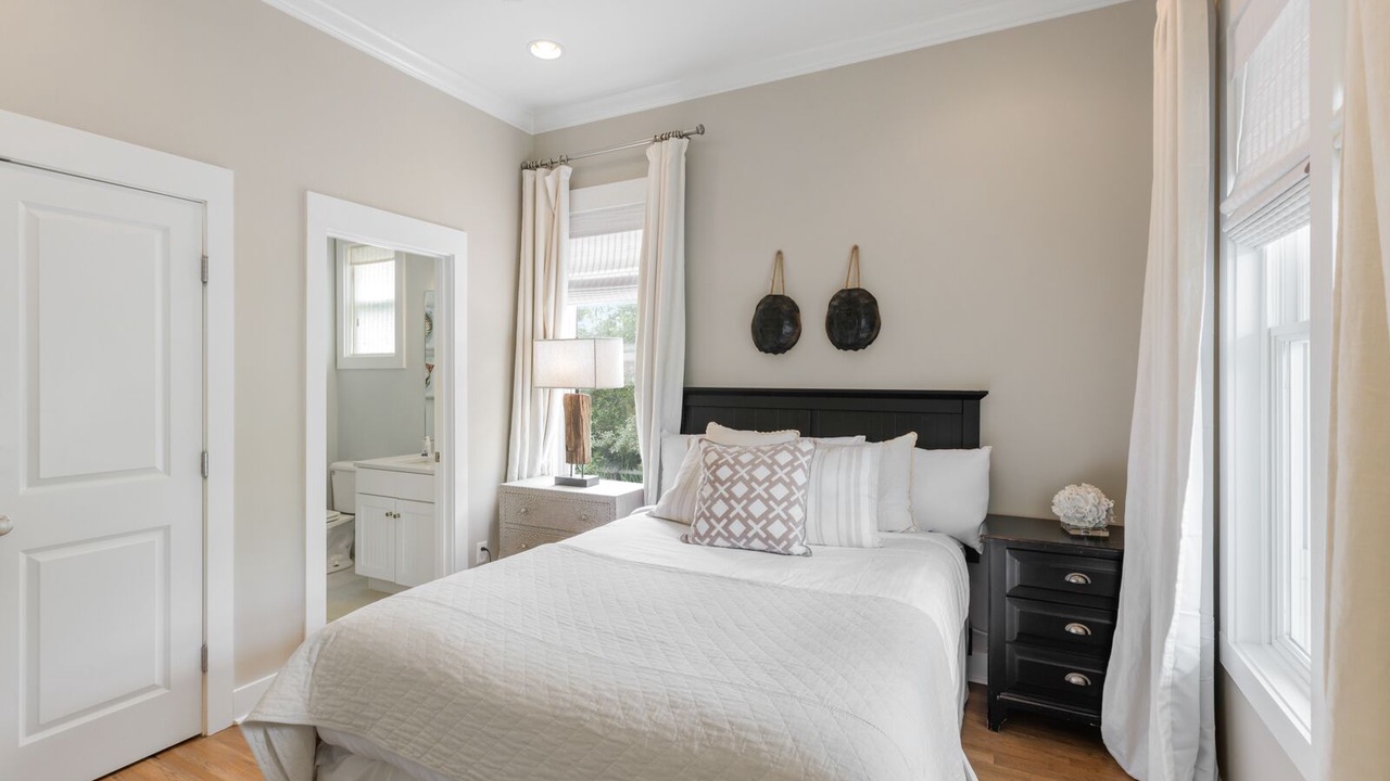 Photo of Bedroom in White's Gulfview