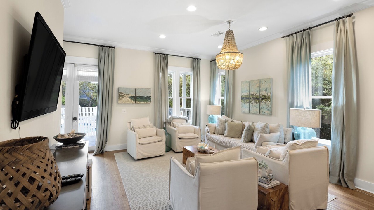 Photo of Livingroom in White's Gulfview