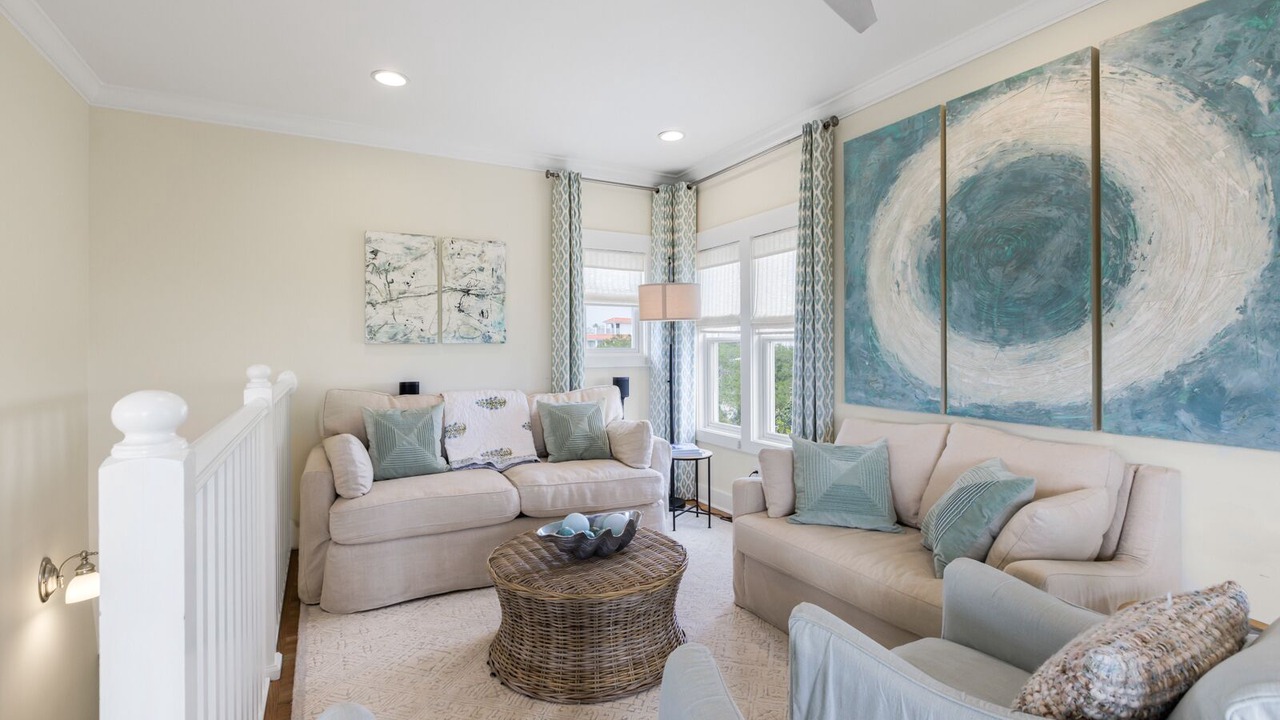 Photo of Livingroom in White's Gulfview