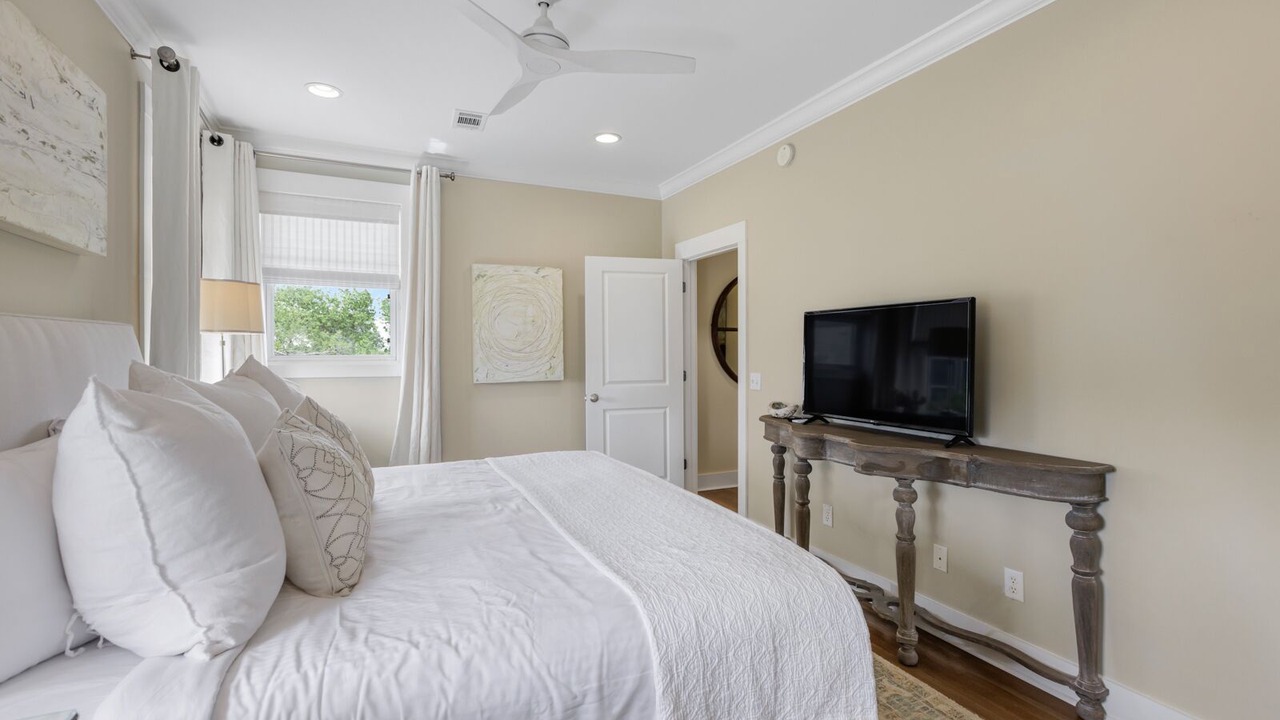 Photo of Bedroom in White's Gulfview