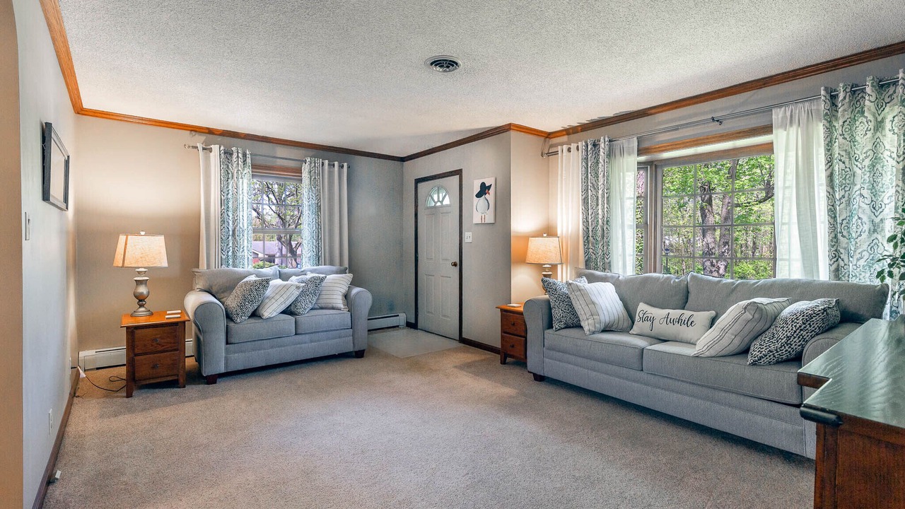 Photo of Livingroom in Wheeler
