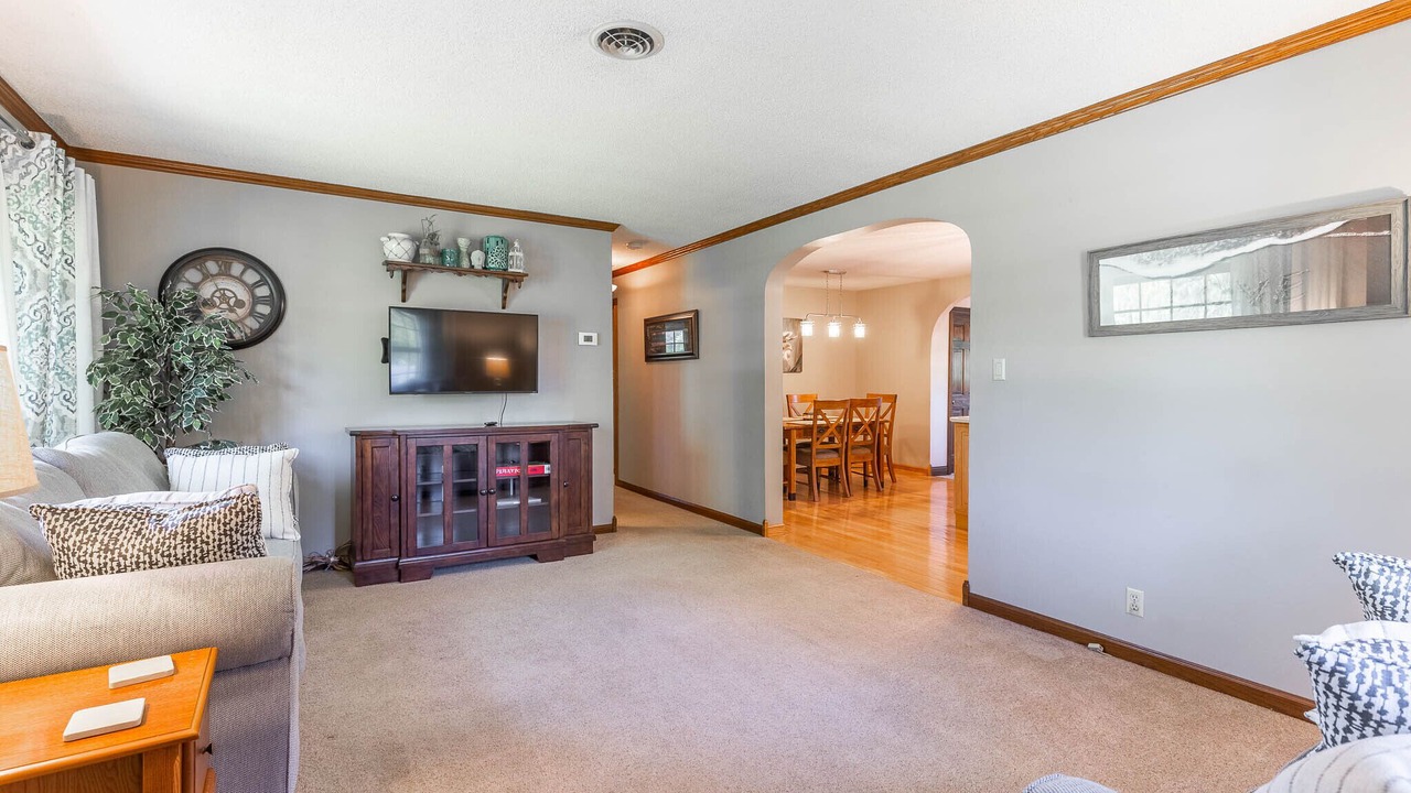 Photo of Livingroom in Wheeler