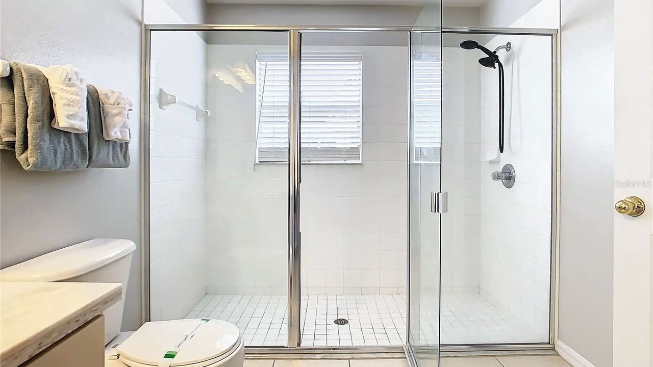 Photo of Bathroom in Bridgewater Crossing