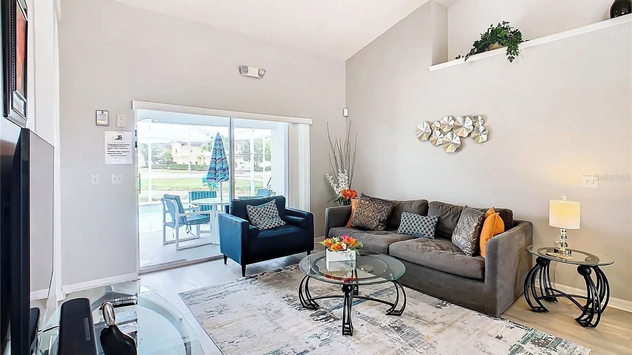Photo of Livingroom in Bridgewater Crossing