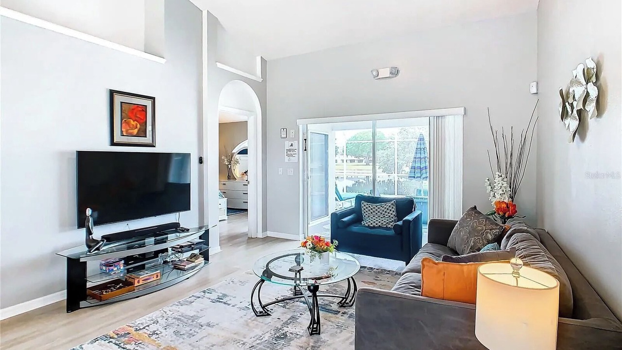 Photo of Livingroom in Bridgewater Crossing