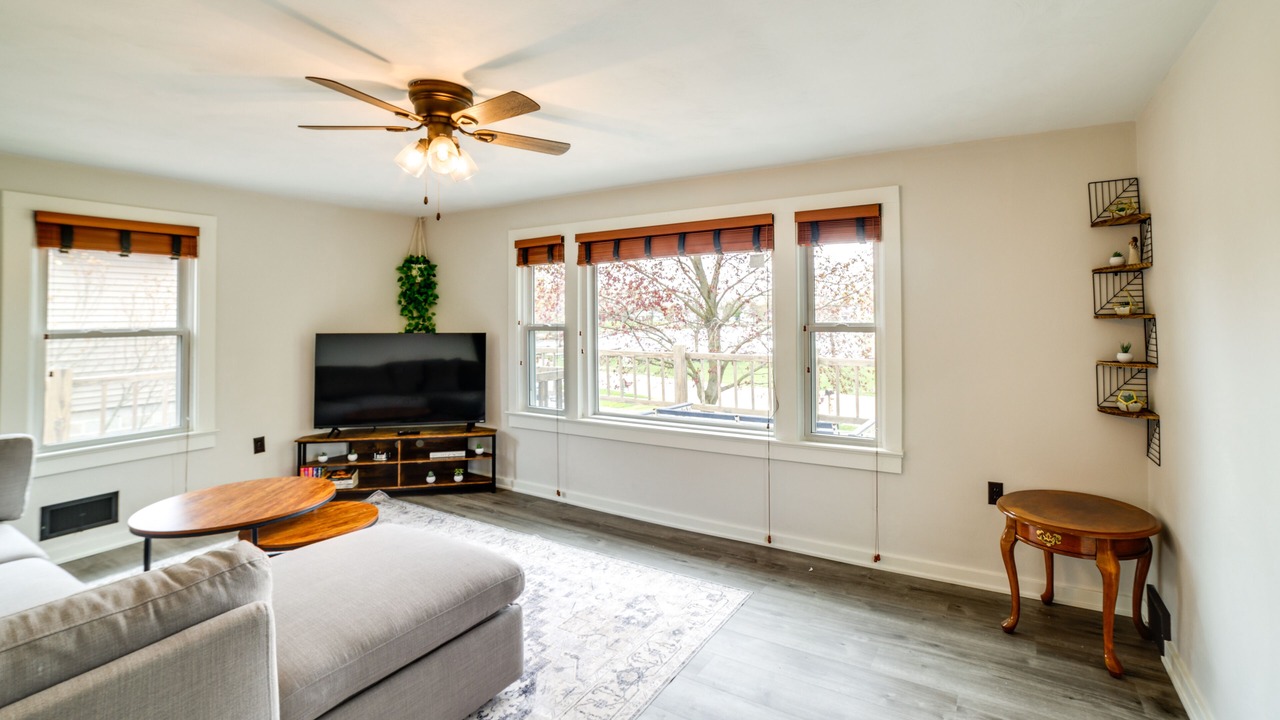 Photo of Livingroom in Columbia City