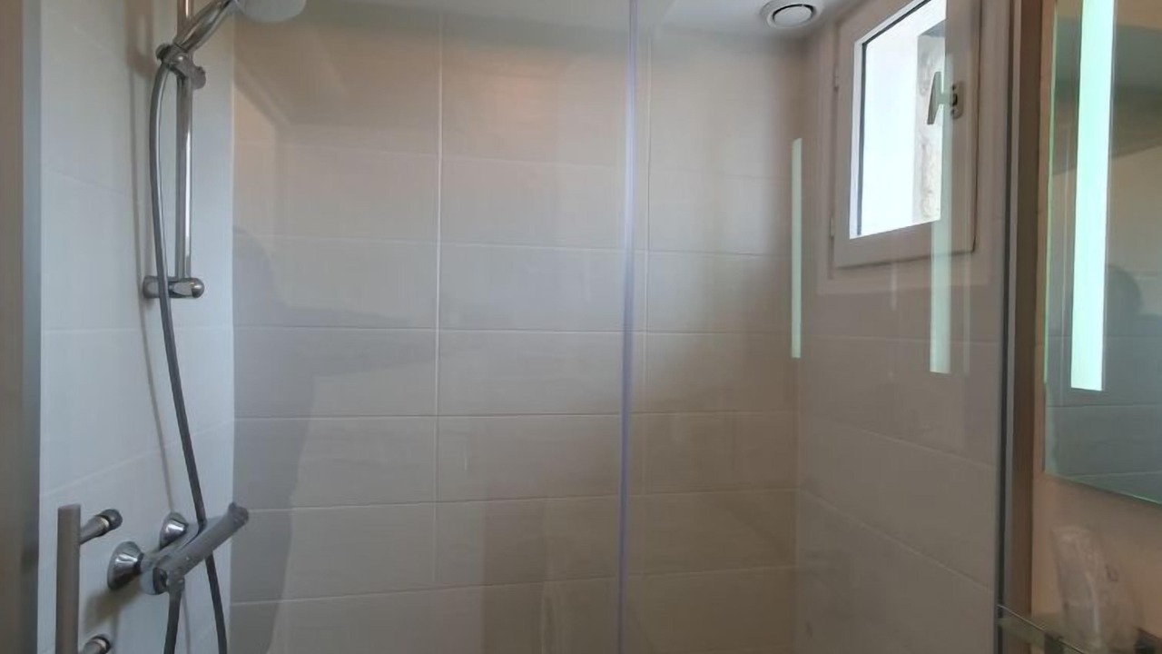 Photo of Bathroom in Saint-Jouan-des-Guerets