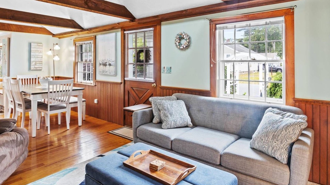 Photo of Livingroom in Wareham Center