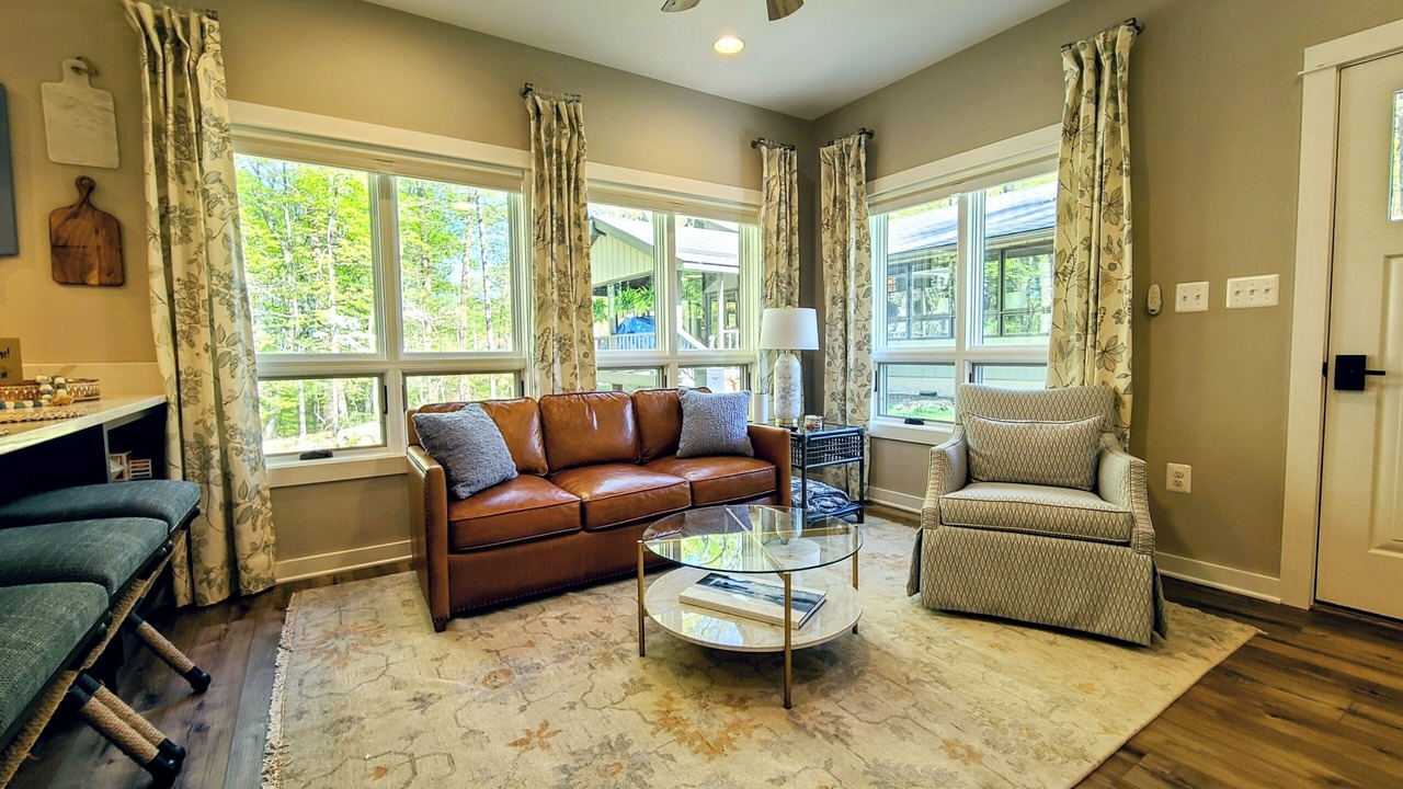 Photo of Livingroom in Leesburg